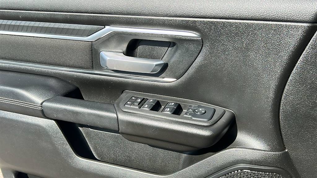 Thumbnail: 2025 RAM 1500 - 26