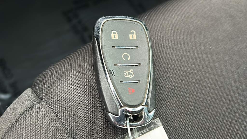 Thumbnail: 2023 Chevrolet Malibu - 18