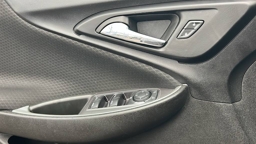 Thumbnail: 2023 Chevrolet Malibu - 27