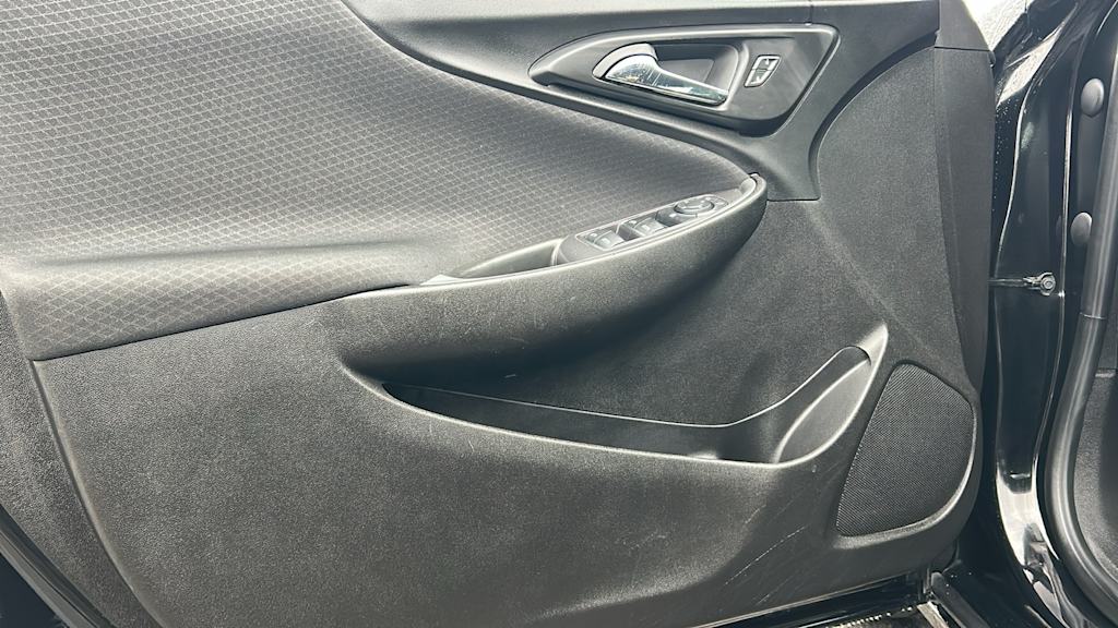 Thumbnail: 2023 Chevrolet Malibu - 28