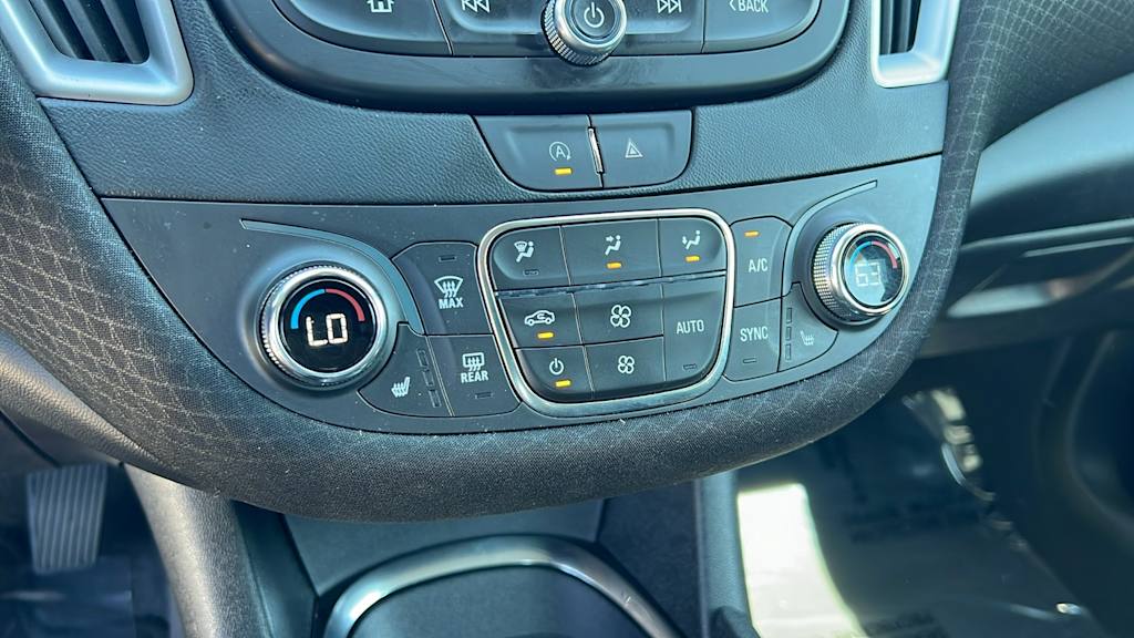 Thumbnail: 2023 Chevrolet Malibu - 23