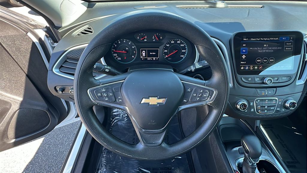 Thumbnail: 2023 Chevrolet Malibu - 9