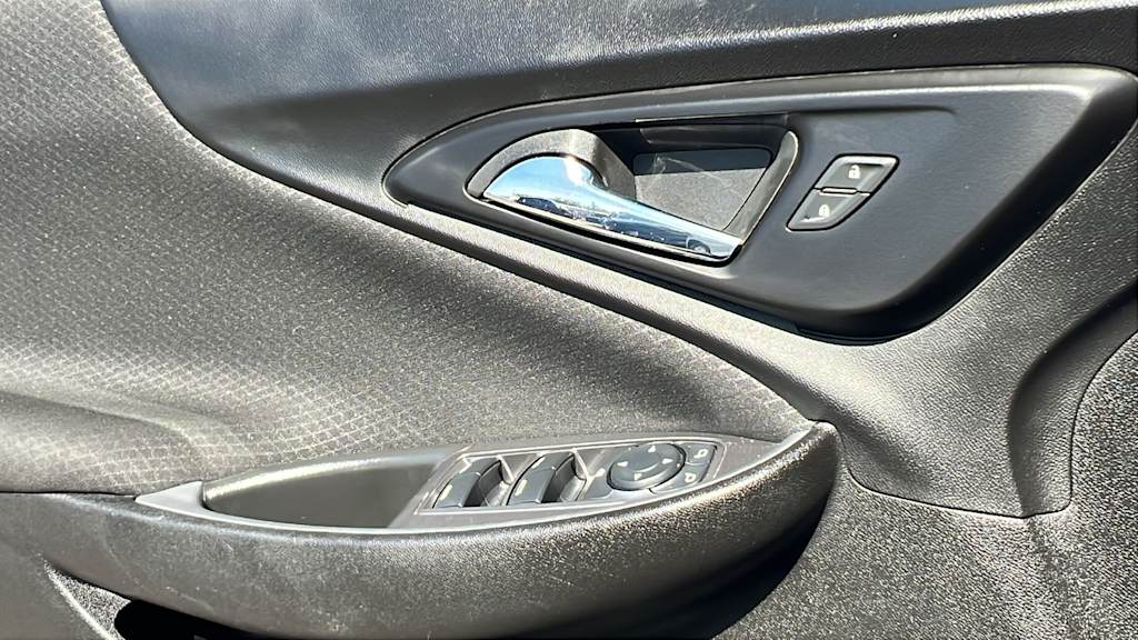 Thumbnail: 2023 Chevrolet Malibu - 28