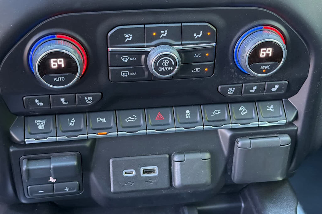 Thumbnail: 2021 Chevrolet Silverado 2500 - 24