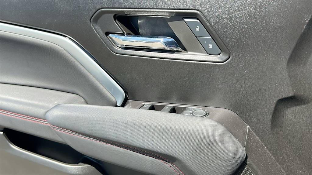 Thumbnail: 2024 Chevrolet Colorado - 28