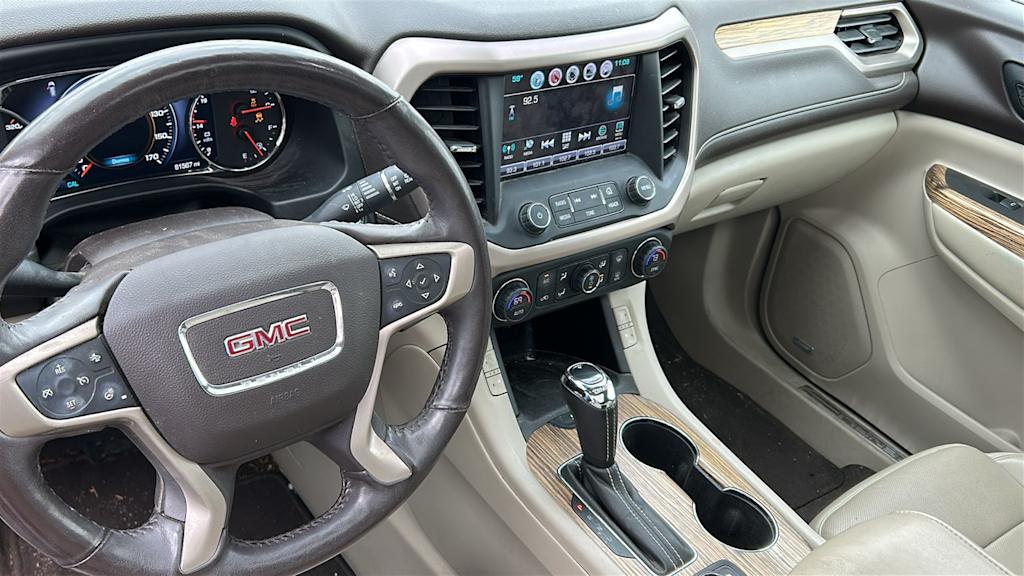 Thumbnail: 2017 GMC Acadia - 2