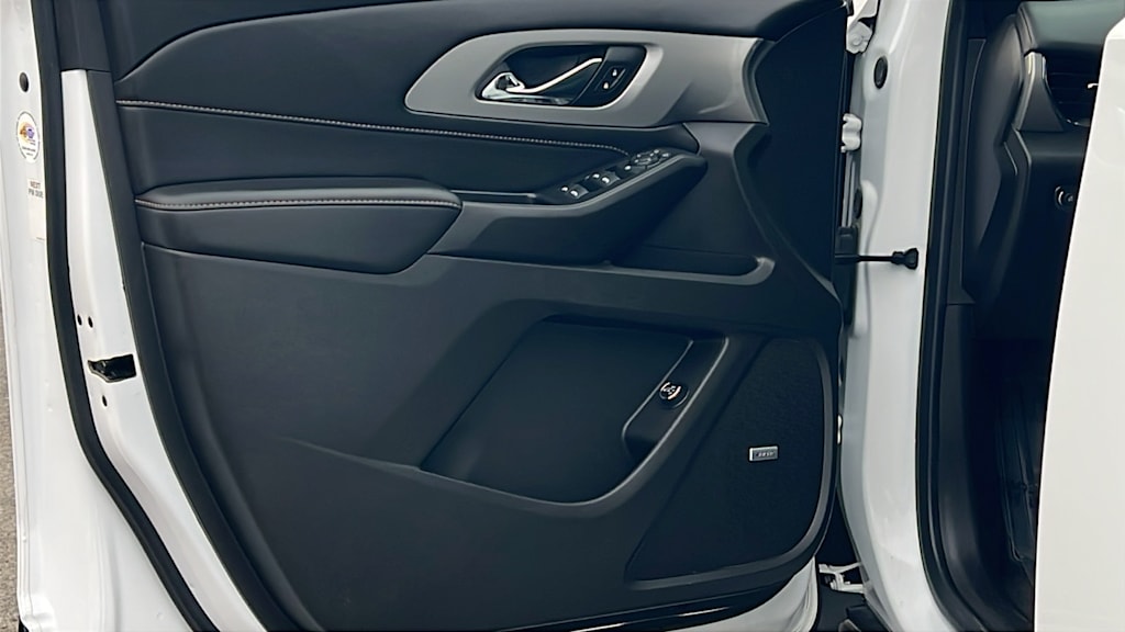 Thumbnail: 2021 Chevrolet Traverse - 29