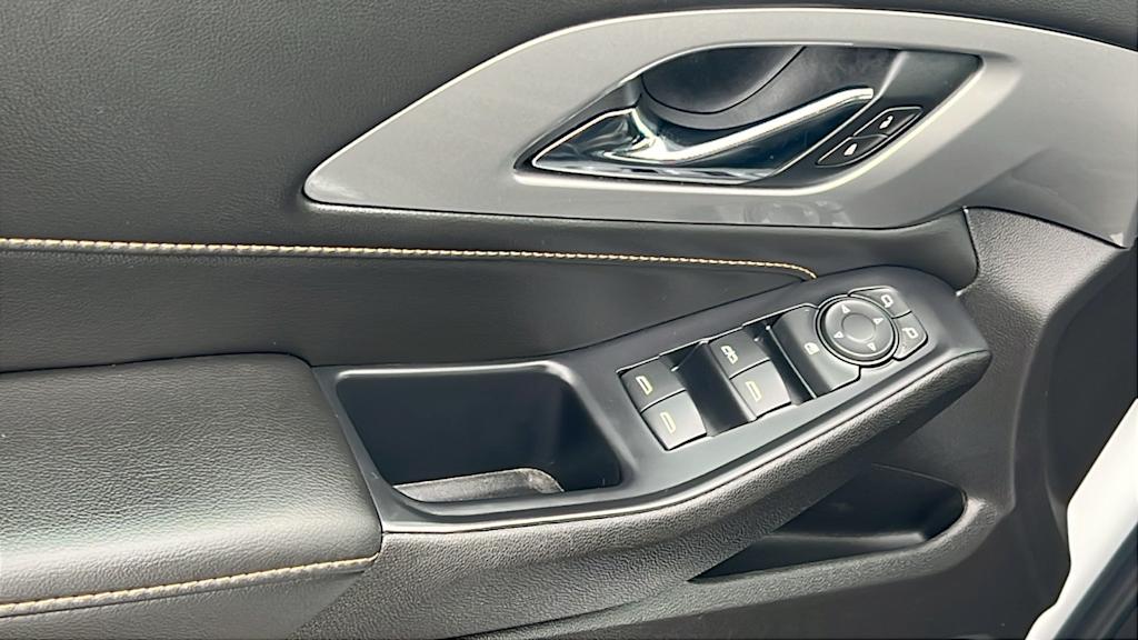 Thumbnail: 2021 Chevrolet Traverse - 28