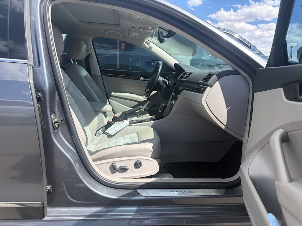 Thumbnail: 2014 Volkswagen Passat - 6