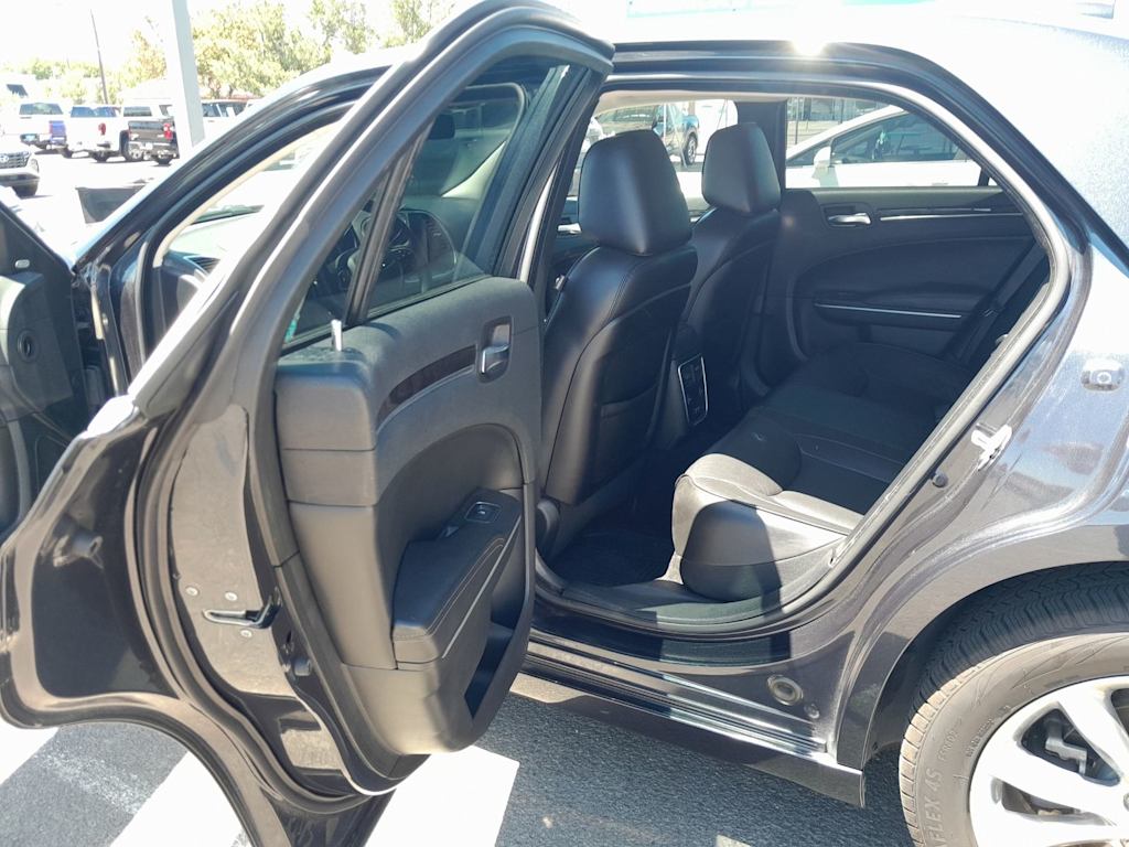 Thumbnail: 2019 Chrysler 300 - 10