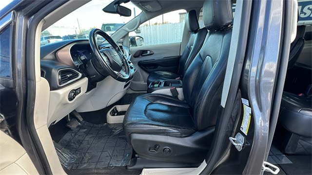 2018 Chrysler Pacifica Touring L 11