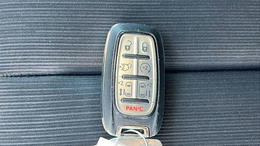 Thumbnail: 2023 Chrysler Voyager - 17