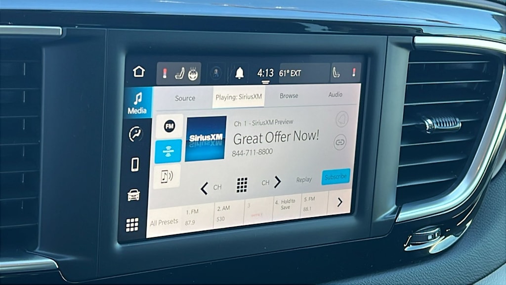 Thumbnail: 2023 Chrysler Voyager - 14