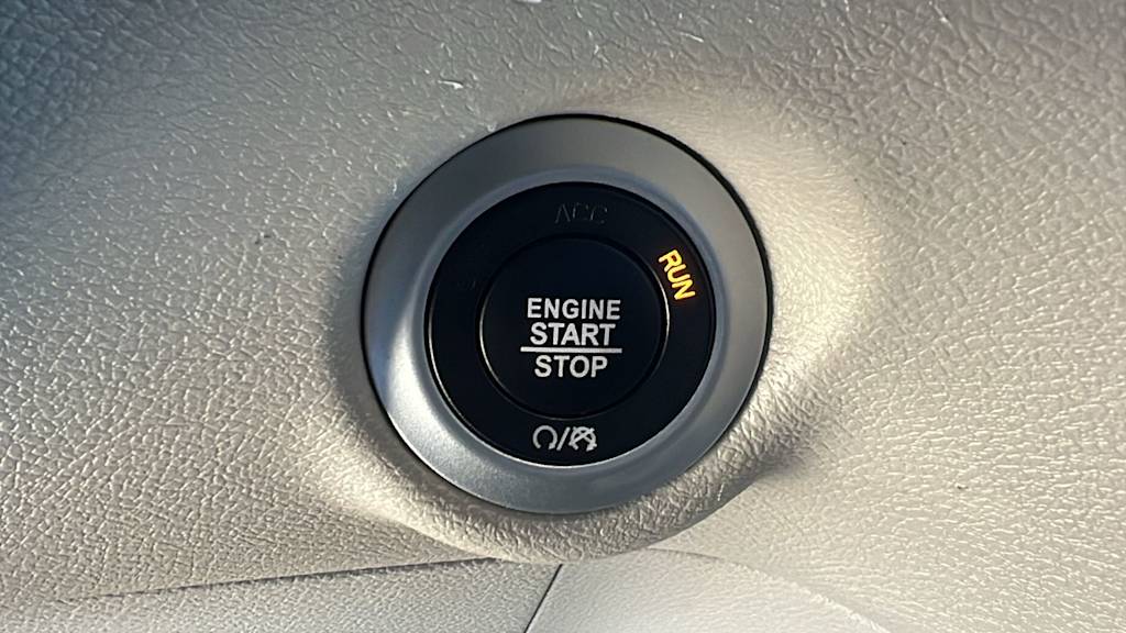 Thumbnail: 2023 Chrysler Voyager - 24