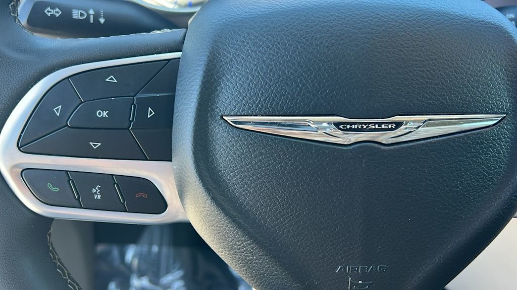 Thumbnail: 2023 Chrysler Voyager - 25