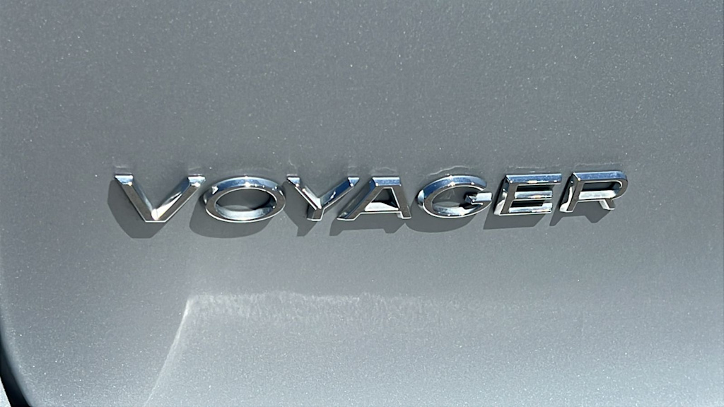 Thumbnail: 2023 Chrysler Voyager - 30