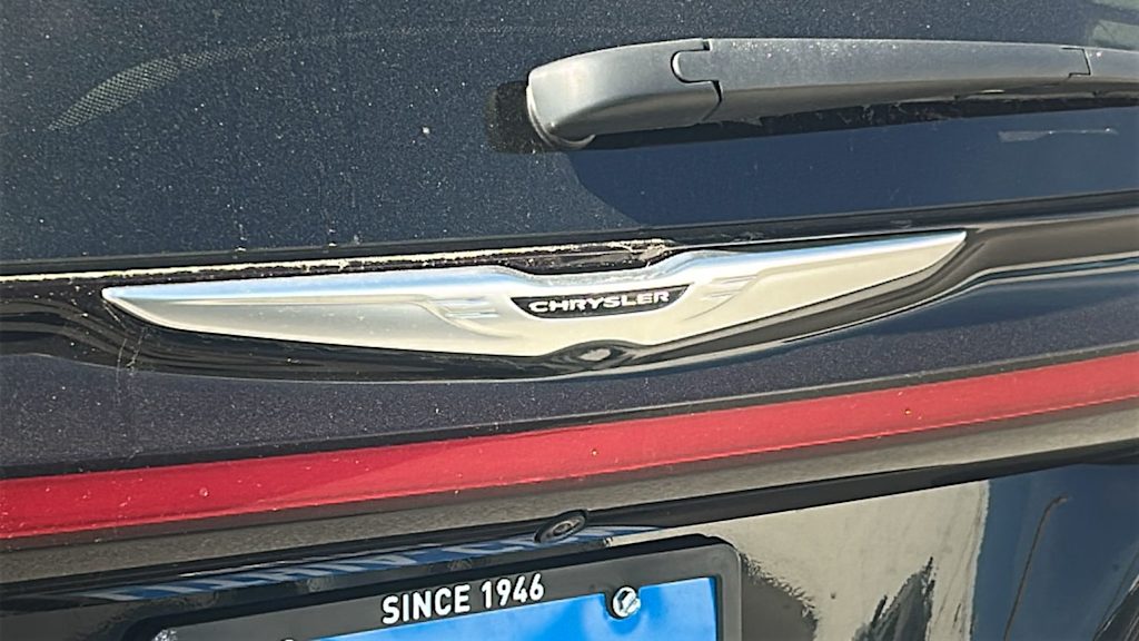 Thumbnail: 2023 Chrysler Pacifica - 13