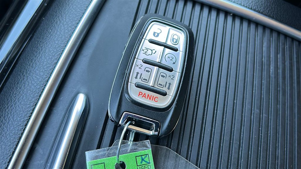 Thumbnail: 2023 Chrysler Pacifica - 17