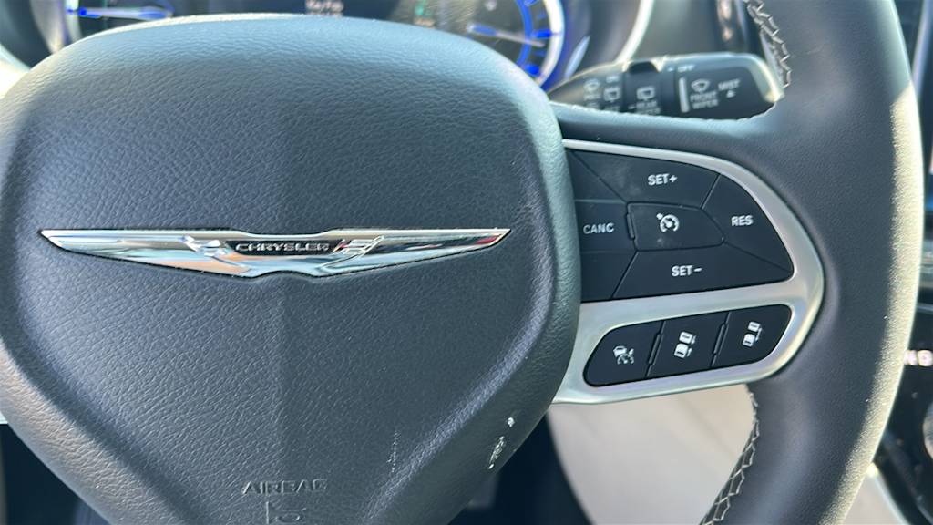 Thumbnail: 2024 Chrysler Pacifica - 20
