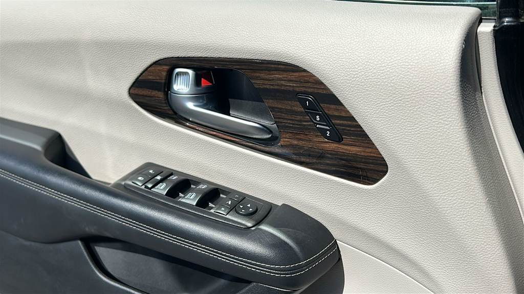 Thumbnail: 2023 Chrysler Pacifica - 27