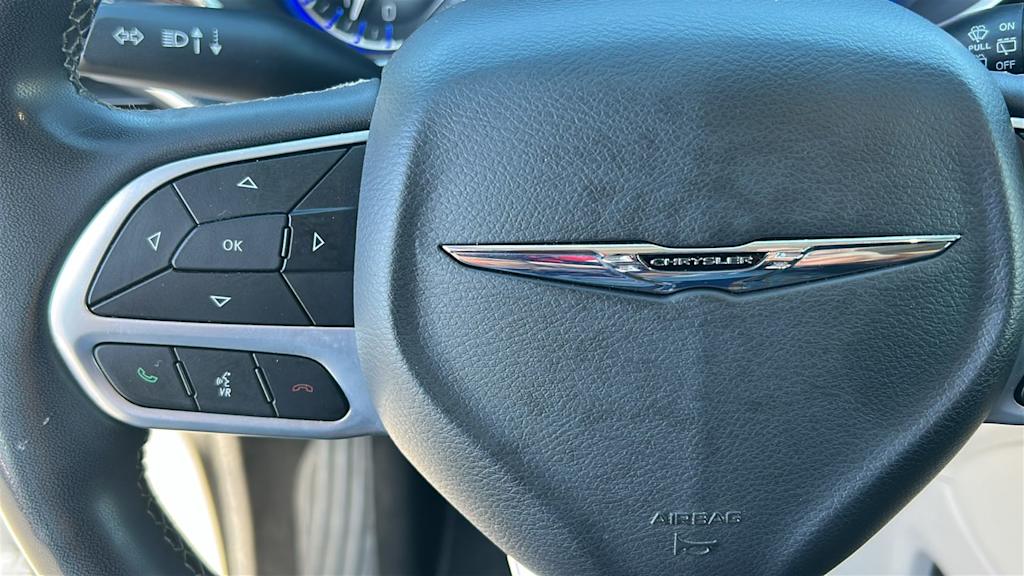 Thumbnail: 2023 Chrysler Pacifica - 25