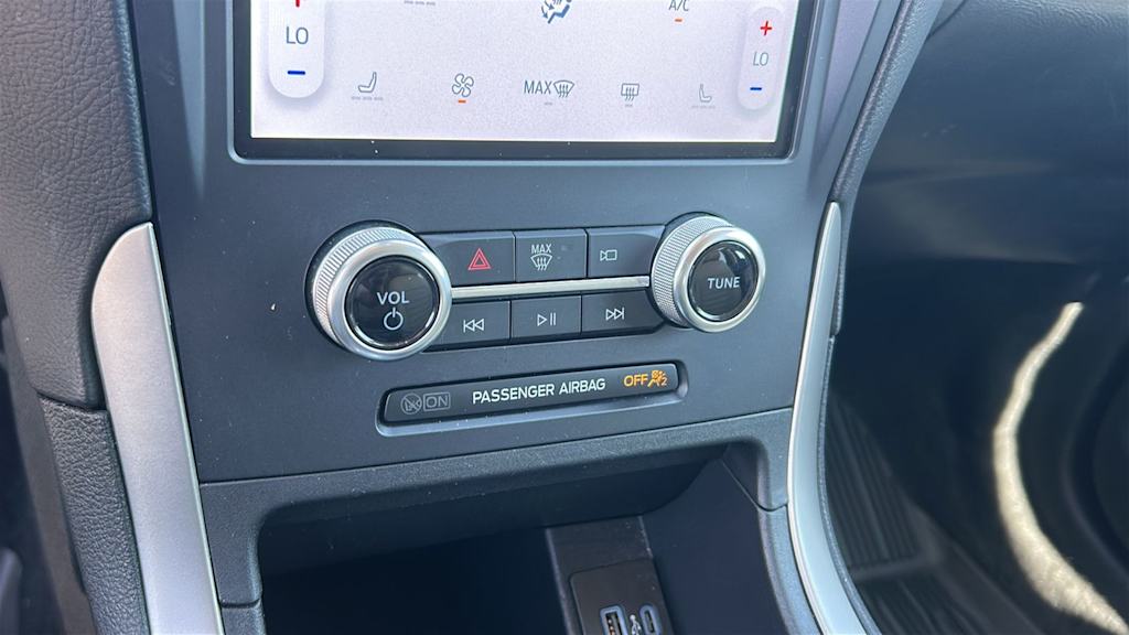 Thumbnail: 2021 Ford Edge - 22