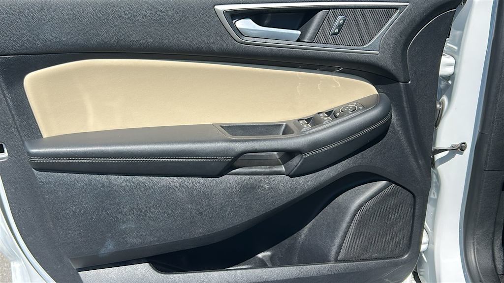 Thumbnail: 2021 Ford Edge - 28