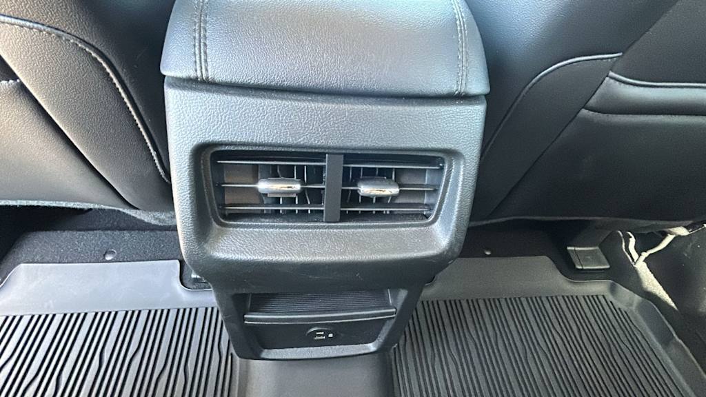 Thumbnail: 2021 Ford Edge - 29