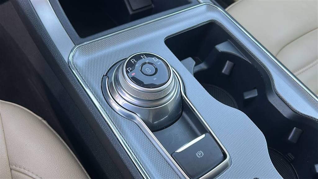 Thumbnail: 2021 Ford Edge - 15