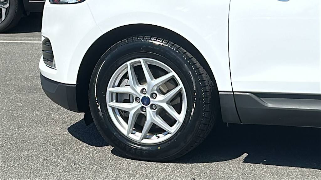 Thumbnail: 2021 Ford Edge - 8