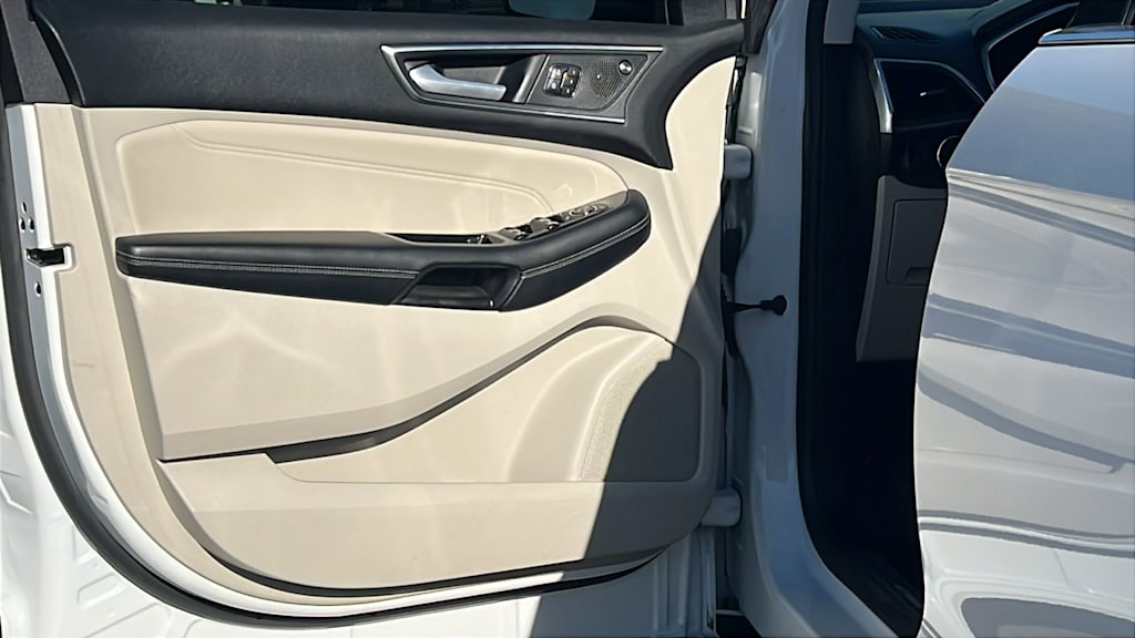 Thumbnail: 2020 Ford Edge - 29