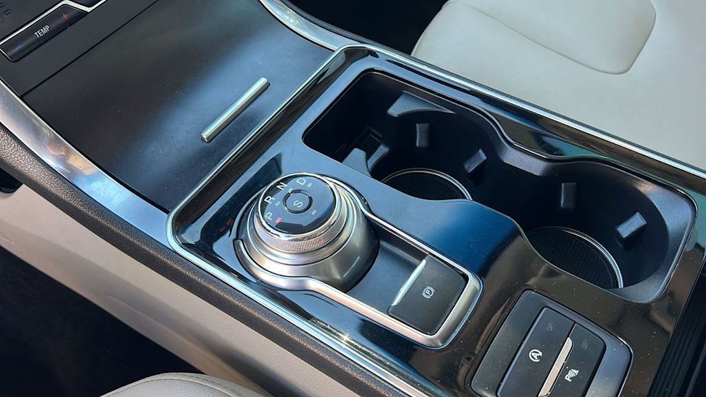 Thumbnail: 2020 Ford Edge - 15
