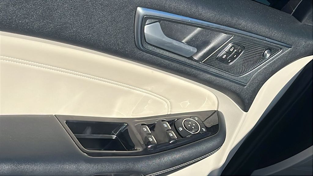 Thumbnail: 2020 Ford Edge - 28
