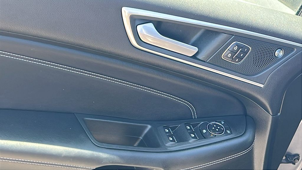 Thumbnail: 2022 Ford Edge - 20