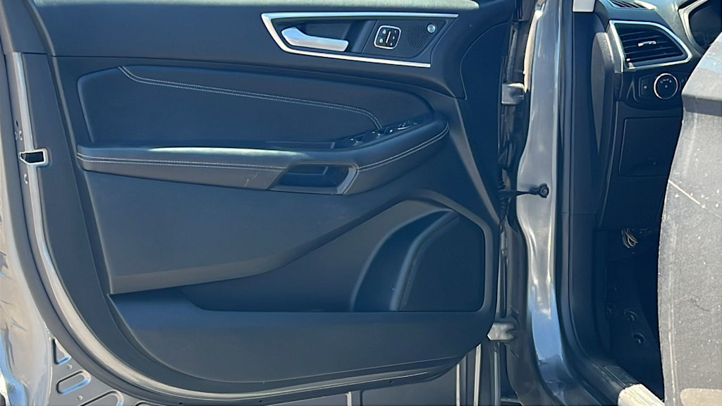 Thumbnail: 2022 Ford Edge - 21