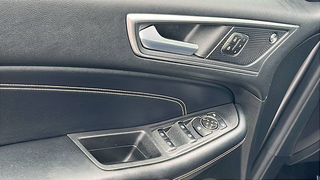 Thumbnail: 2022 Ford Edge - 28