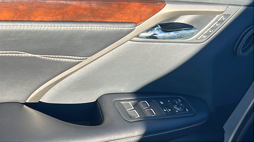 Thumbnail: 2018 Lexus RX - 27