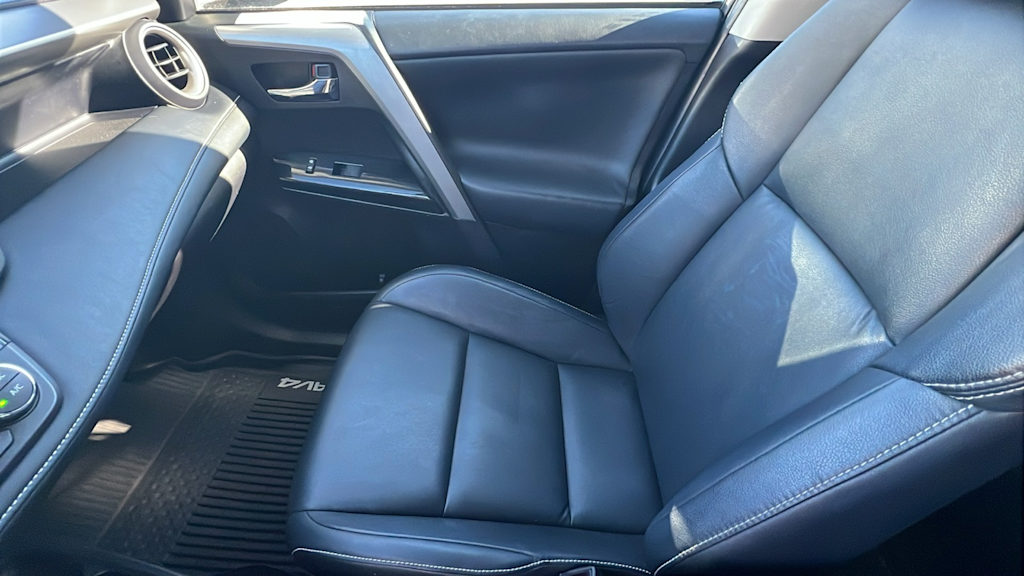 Thumbnail: 2017 Toyota RAV4 - 11