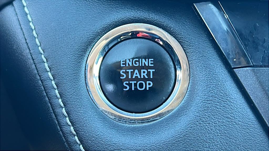 Thumbnail: 2017 Toyota RAV4 - 25