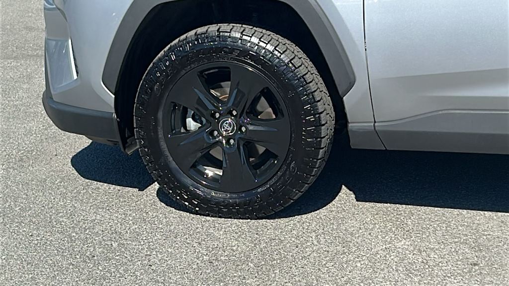Thumbnail: 2021 Toyota RAV4 - 8