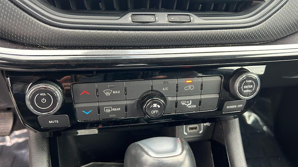 Thumbnail: 2022 Jeep Compass - 23