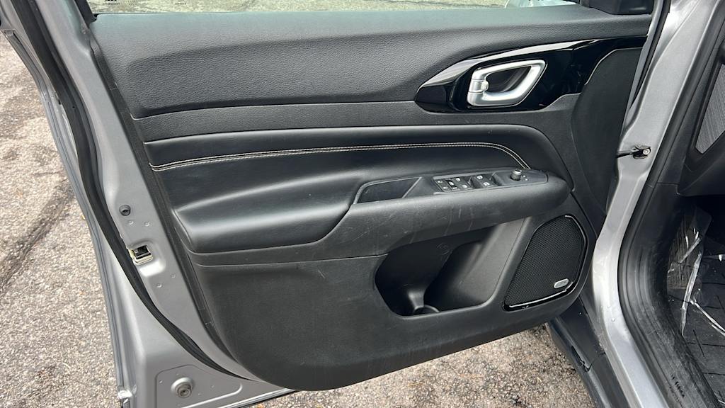 Thumbnail: 2022 Jeep Compass - 29