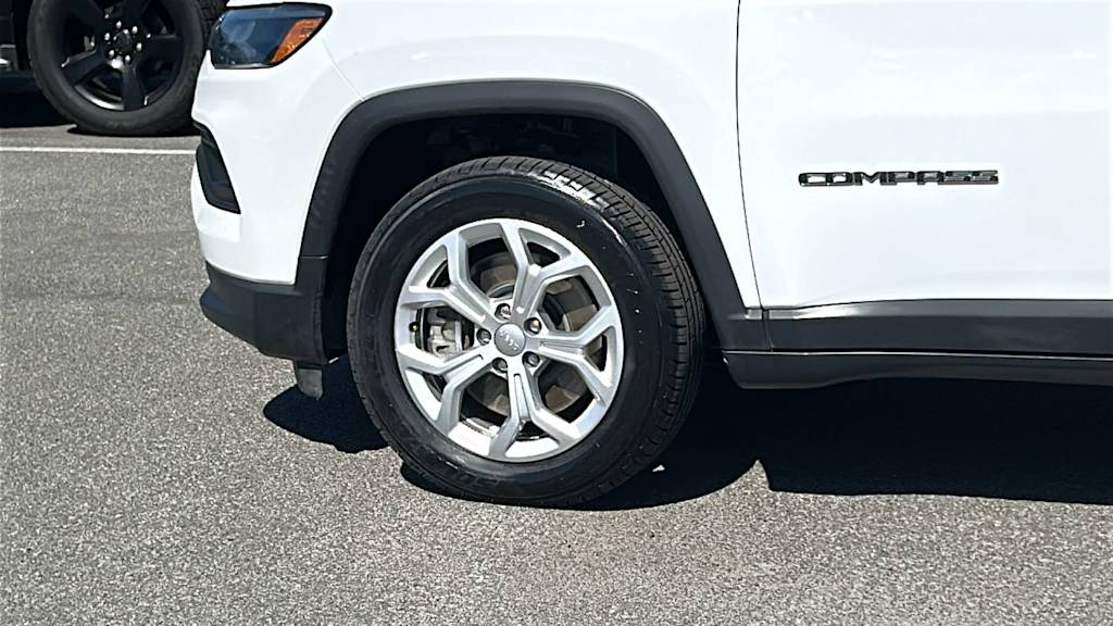 Thumbnail: 2024 Jeep Compass - 8