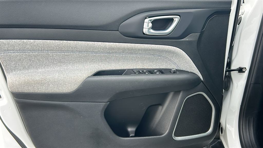 Thumbnail: 2024 Jeep Compass - 29