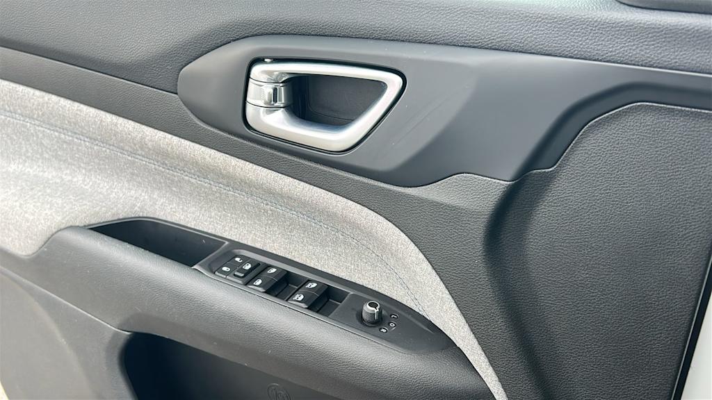 Thumbnail: 2024 Jeep Compass - 28