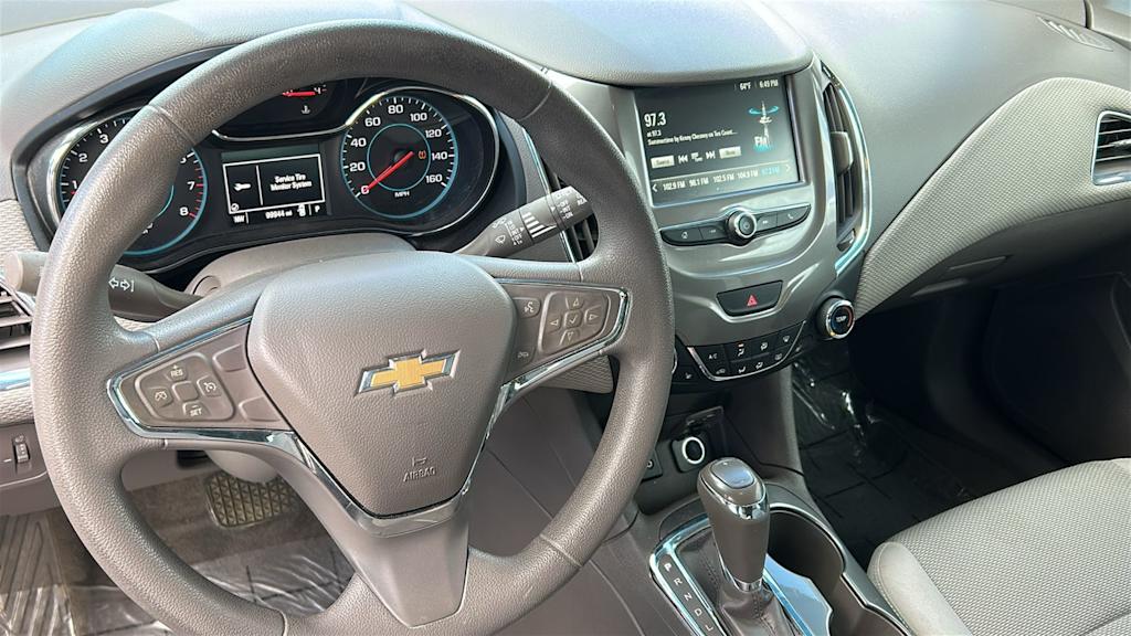 Thumbnail: 2018 Chevrolet Cruze - 2