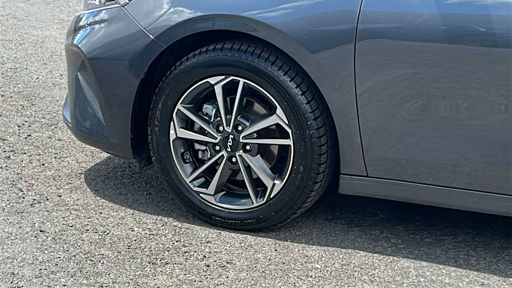 Thumbnail: 2024 Kia Forte - 8
