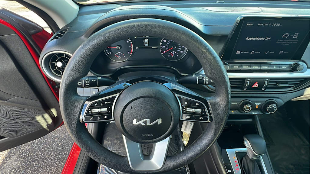 Thumbnail: 2023 Kia Forte - 9