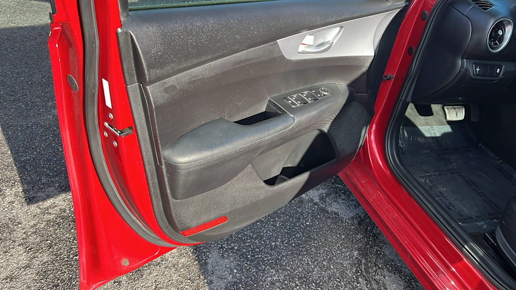 Thumbnail: 2023 Kia Forte - 29