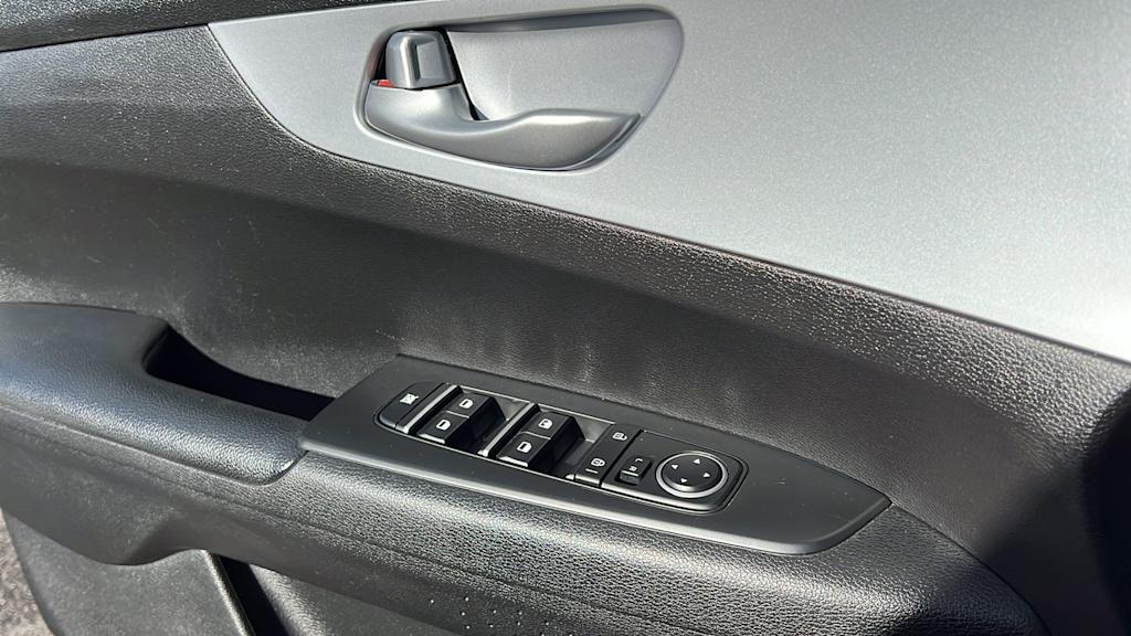 Thumbnail: 2023 Kia Forte - 28